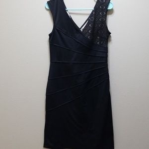 London Times 🔵Fitted Sleeveless Dress